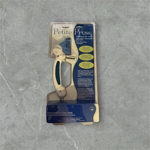 Dritz Mini Iron with Digital Control - Ideal for Crafting, Quilting And Sewing